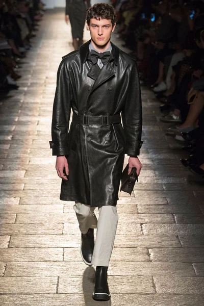 Look 31